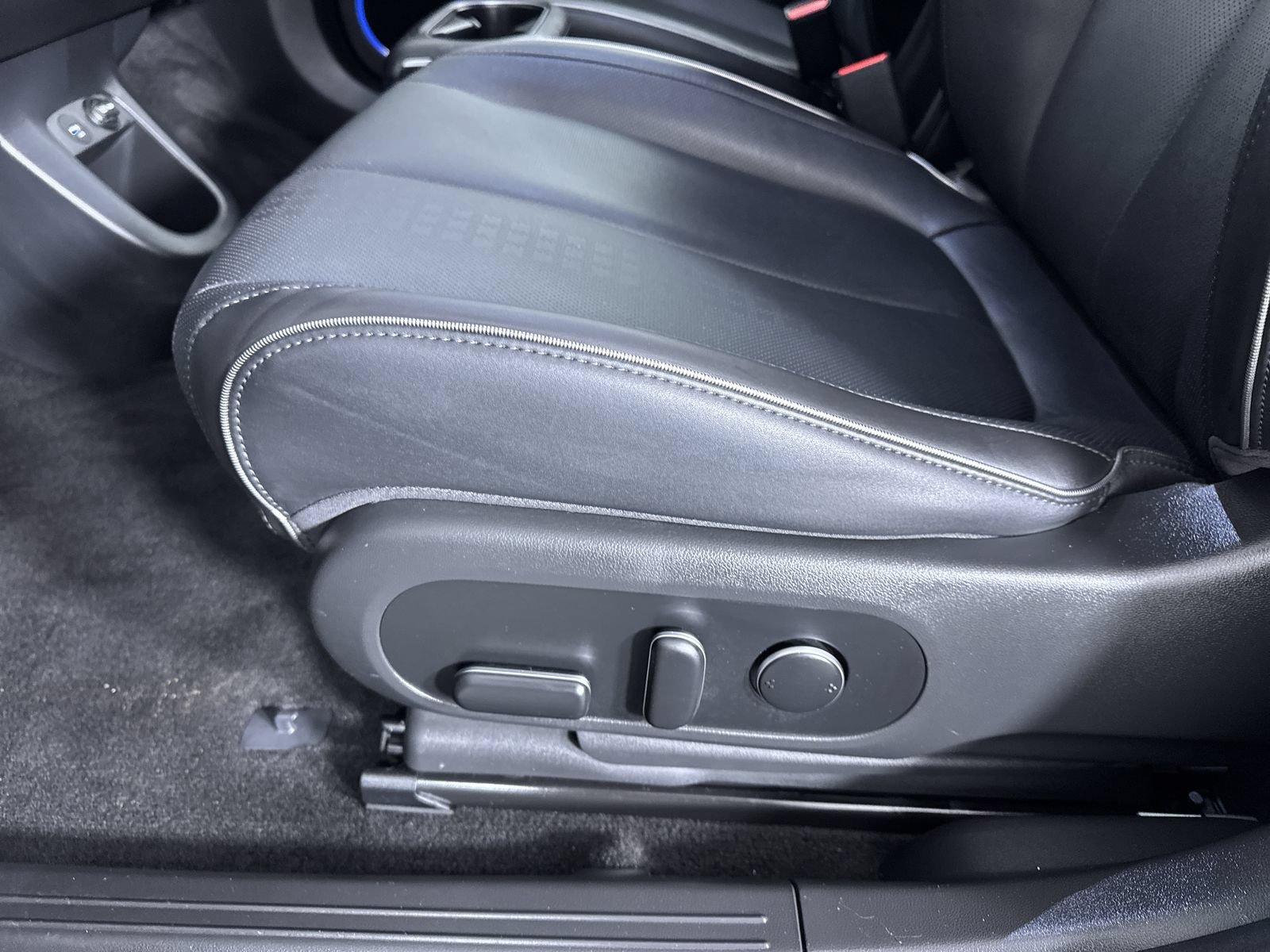 Certified Used 2023 Abyss Black Hyundai SEL image 12