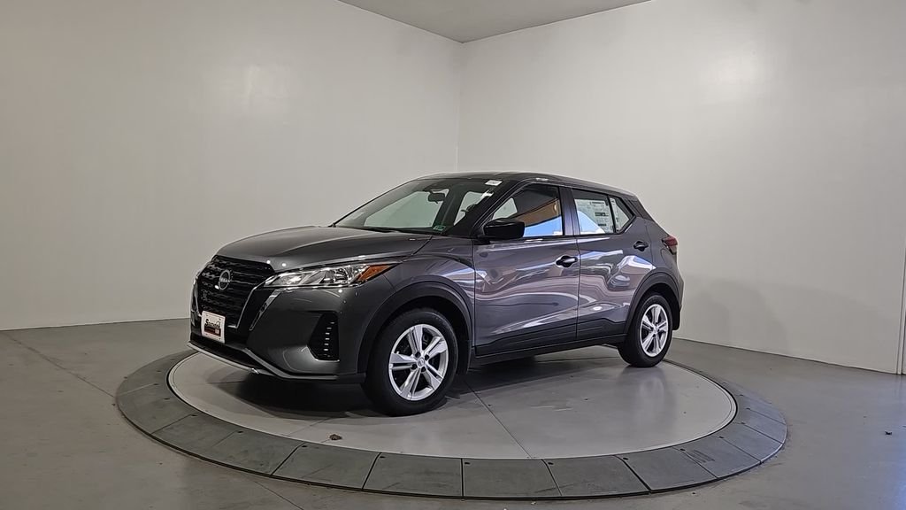 2025 Nissan KICKS PLAY Base