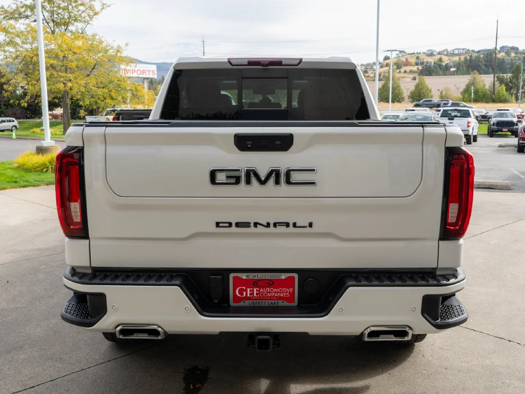 Used 2023 White GMC Denali image 7