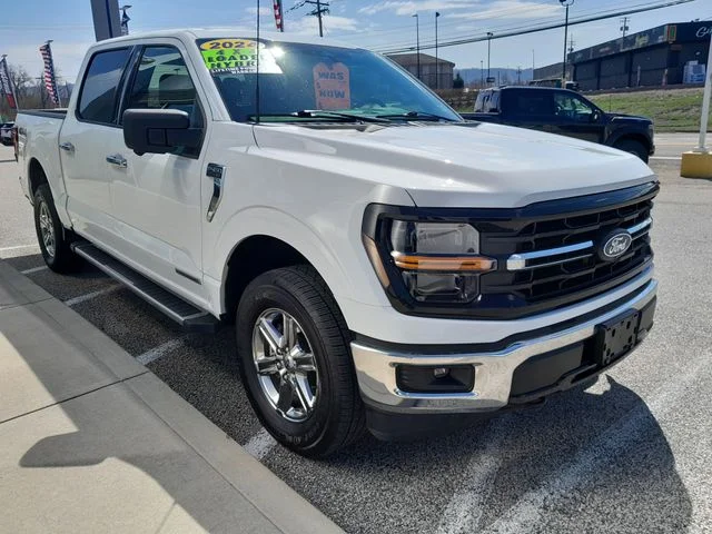 Used 2024 Oxford White Ford XLT image 3