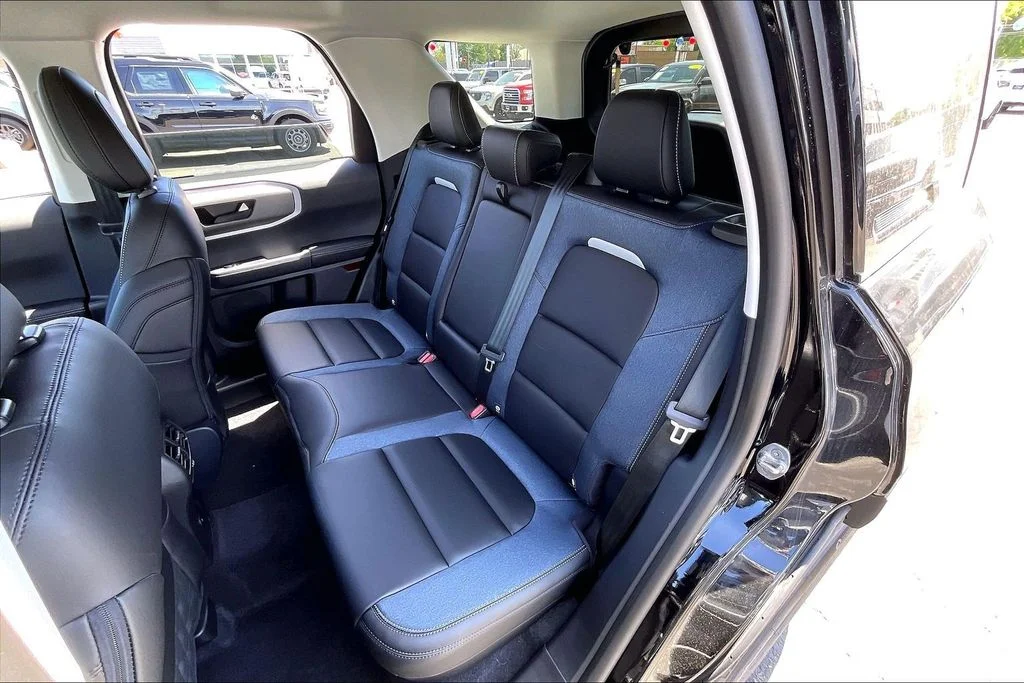 New 2025 Shadow Black Ford Outer Banks® image 25
