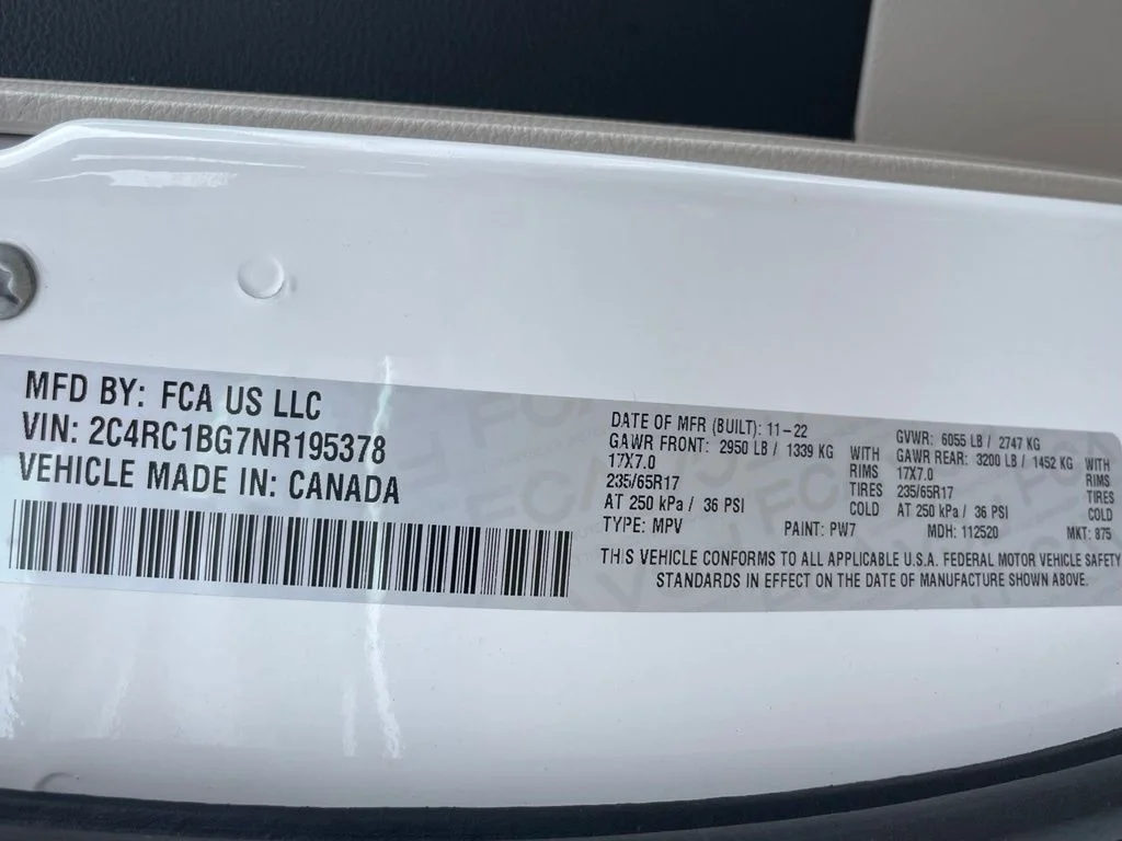 Used 2022 Bright White Clearcoat Chrysler Touring L image 35