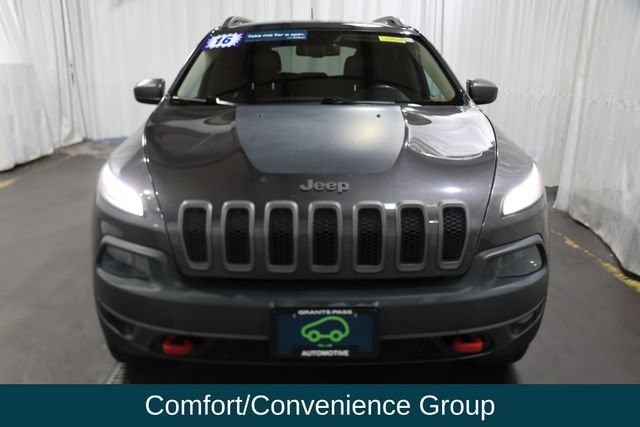 Certified Used 2016 Gray Jeep Trailhawk image 7