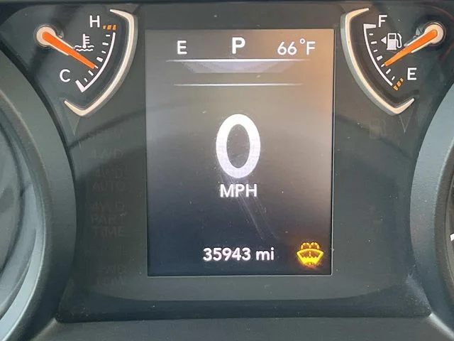 Used 2025 White Jeep Sport S image 35