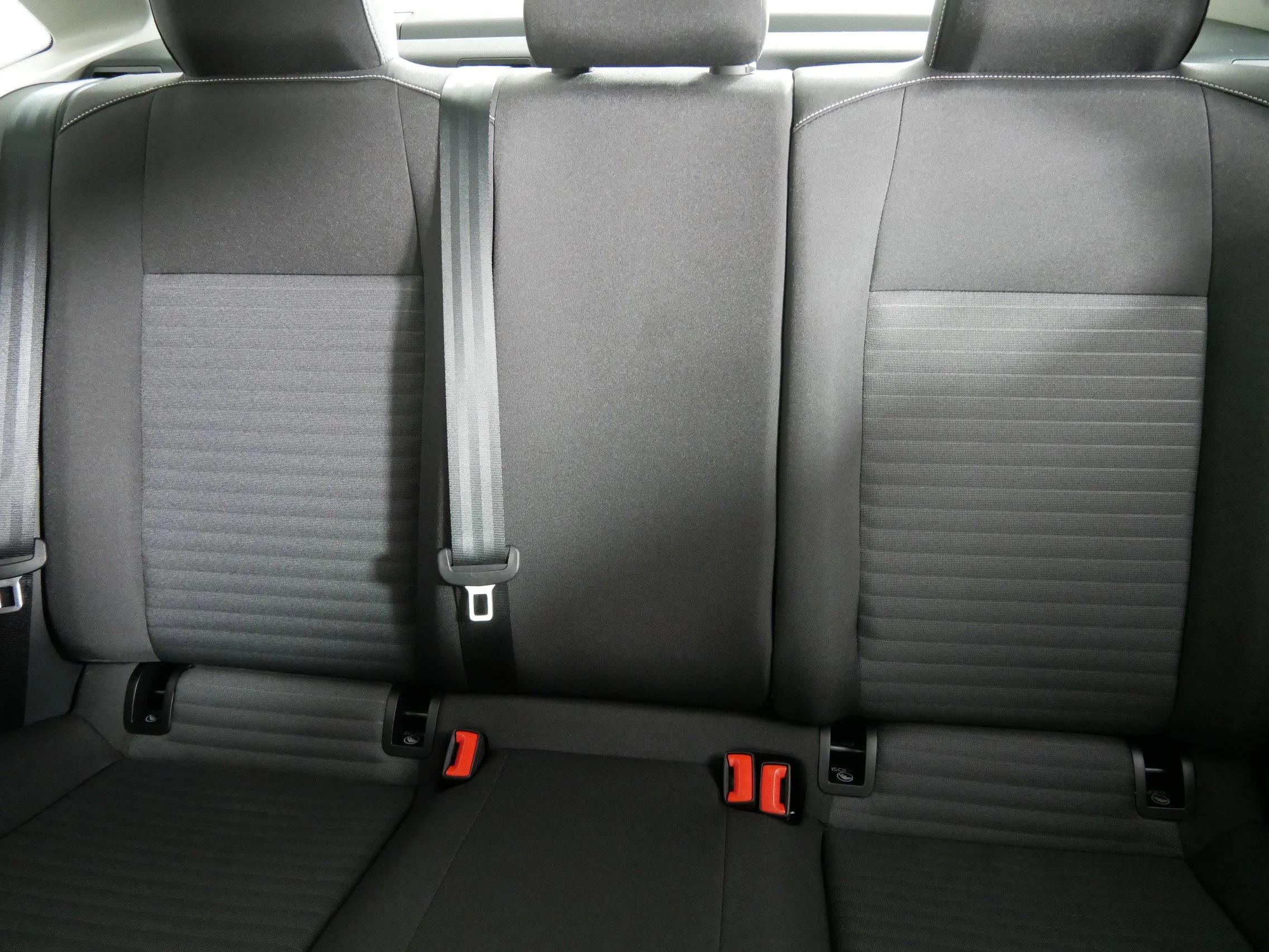 New 2026 Platinum Gray Metallic Volkswagen S image 17