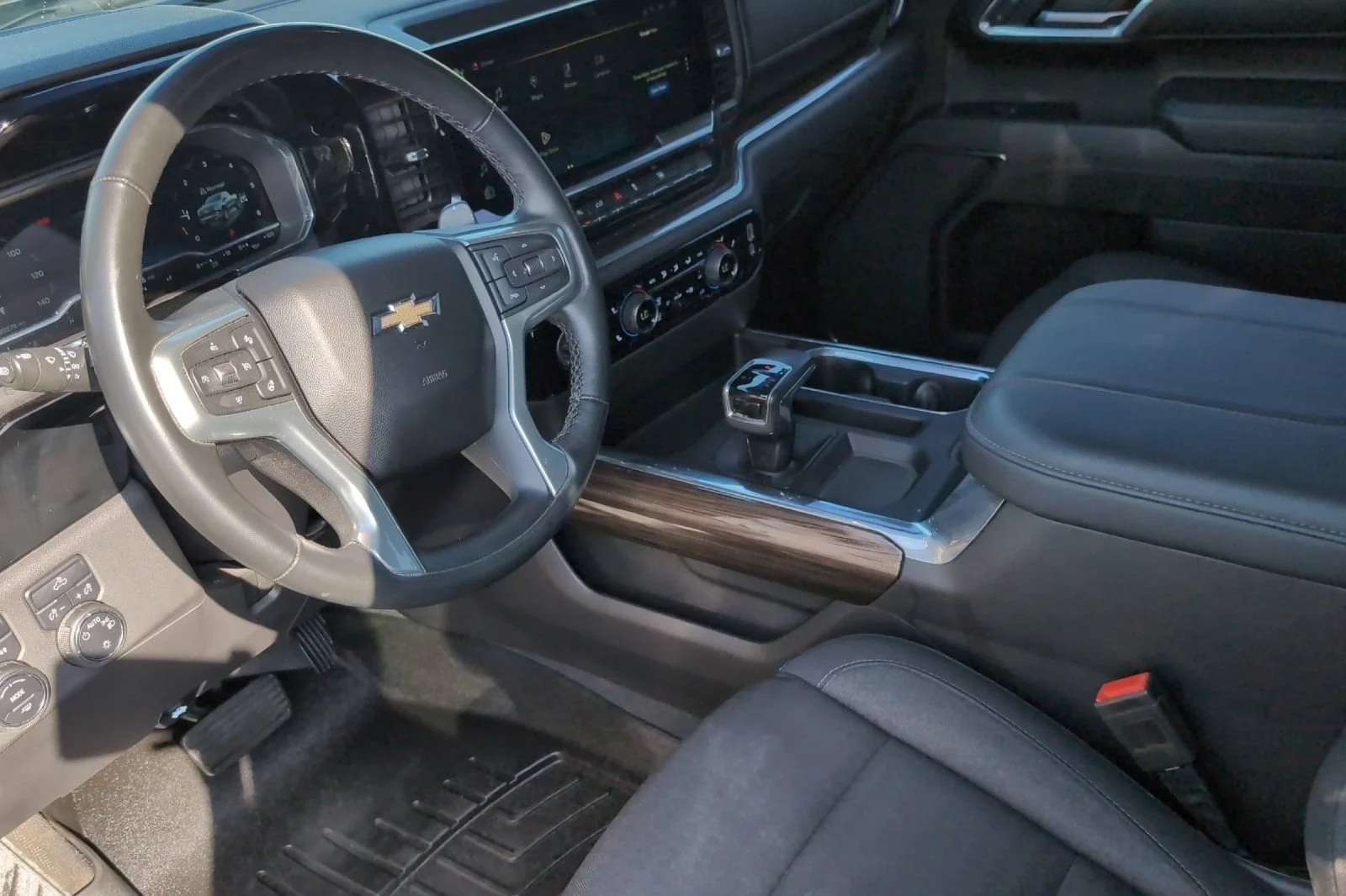 Used 2023 STERLING GRAY METALLIC Chevrolet LT image 11