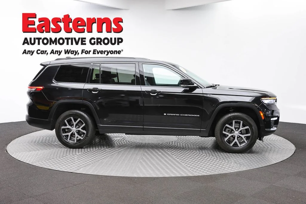 Used 2024 Black Jeep Limited image 4