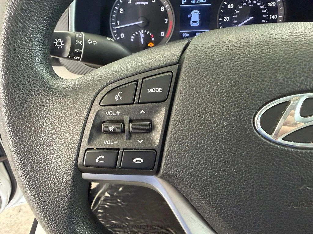 Used 2019 White Hyundai Value image 42