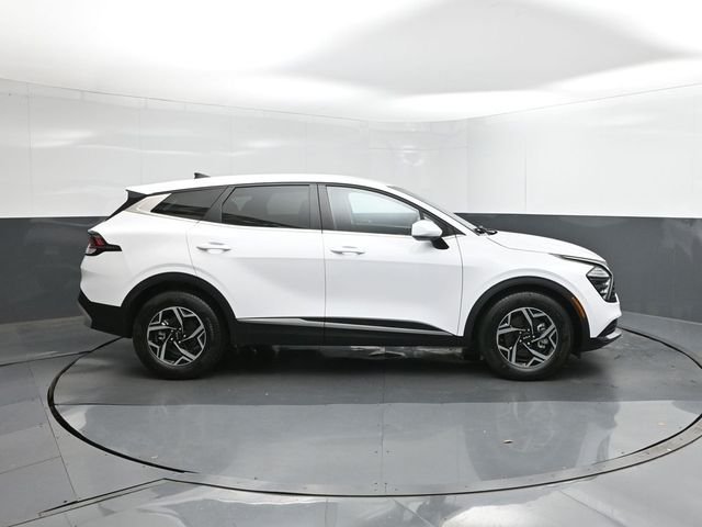 Used 2025 White Kia LX image 15
