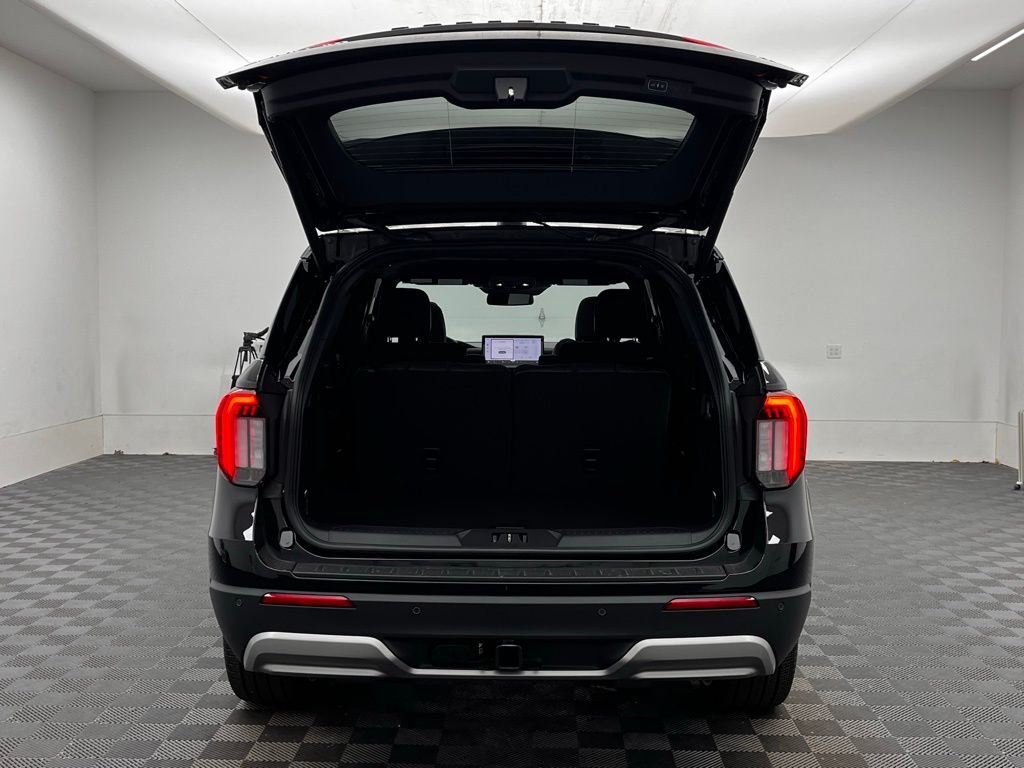 New 2026 Black Ford Platinum image 12