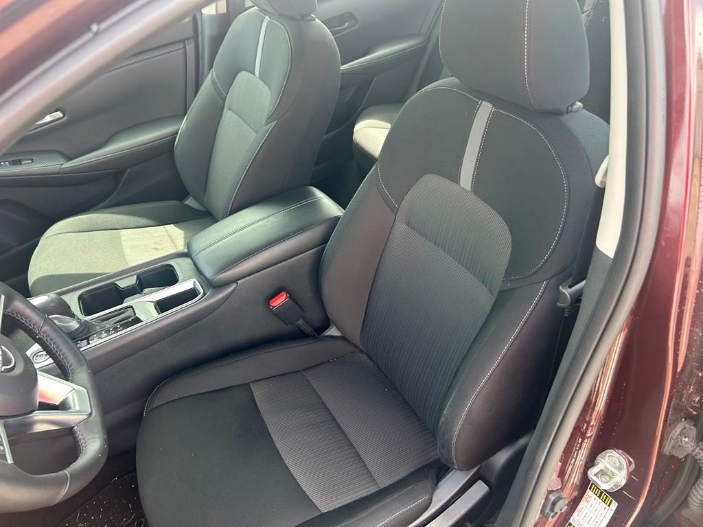 Used 2025 Rosewood Nissan SV image 5