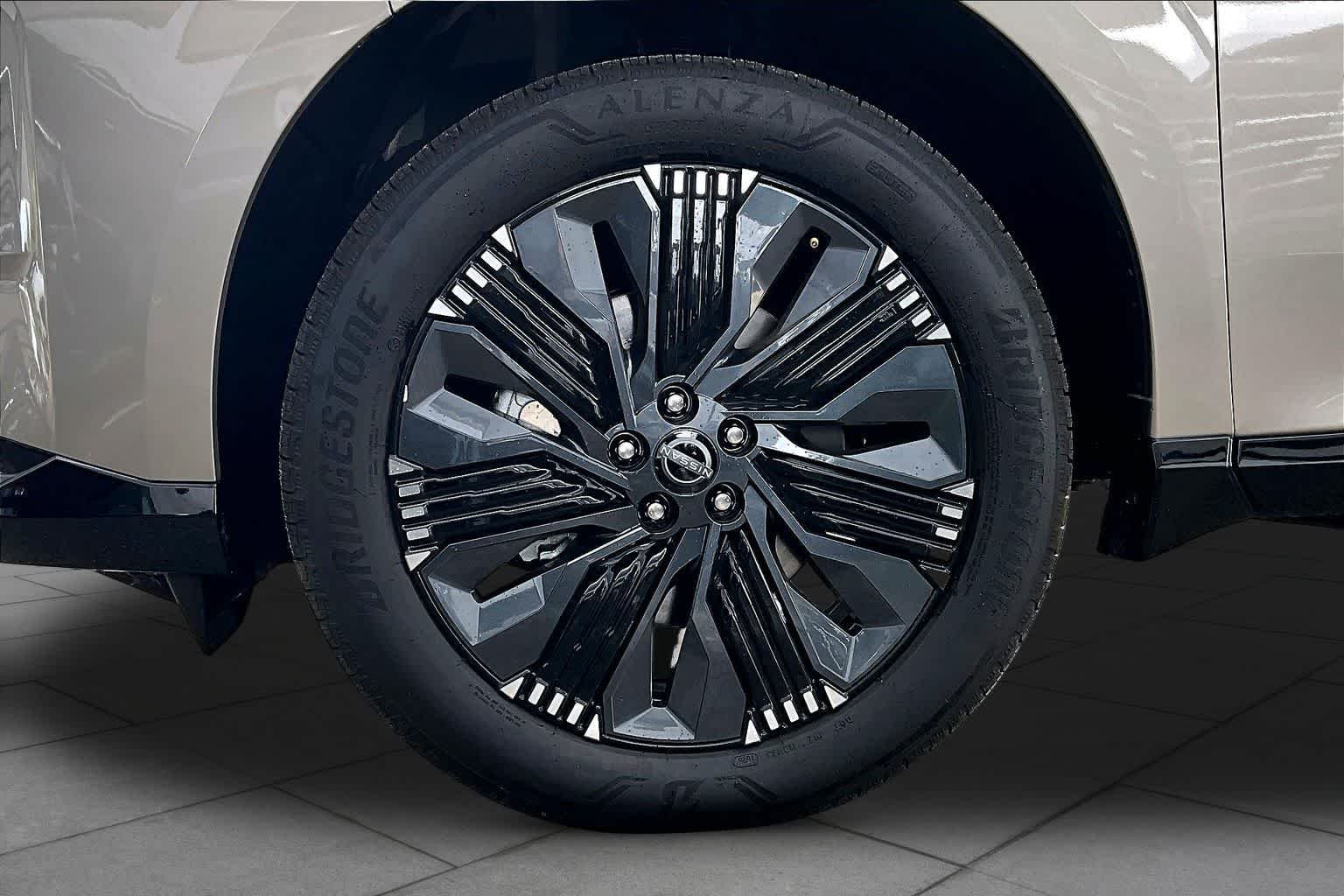 New 2026 Champagne Silver Metallic Nissan Platinum image 9
