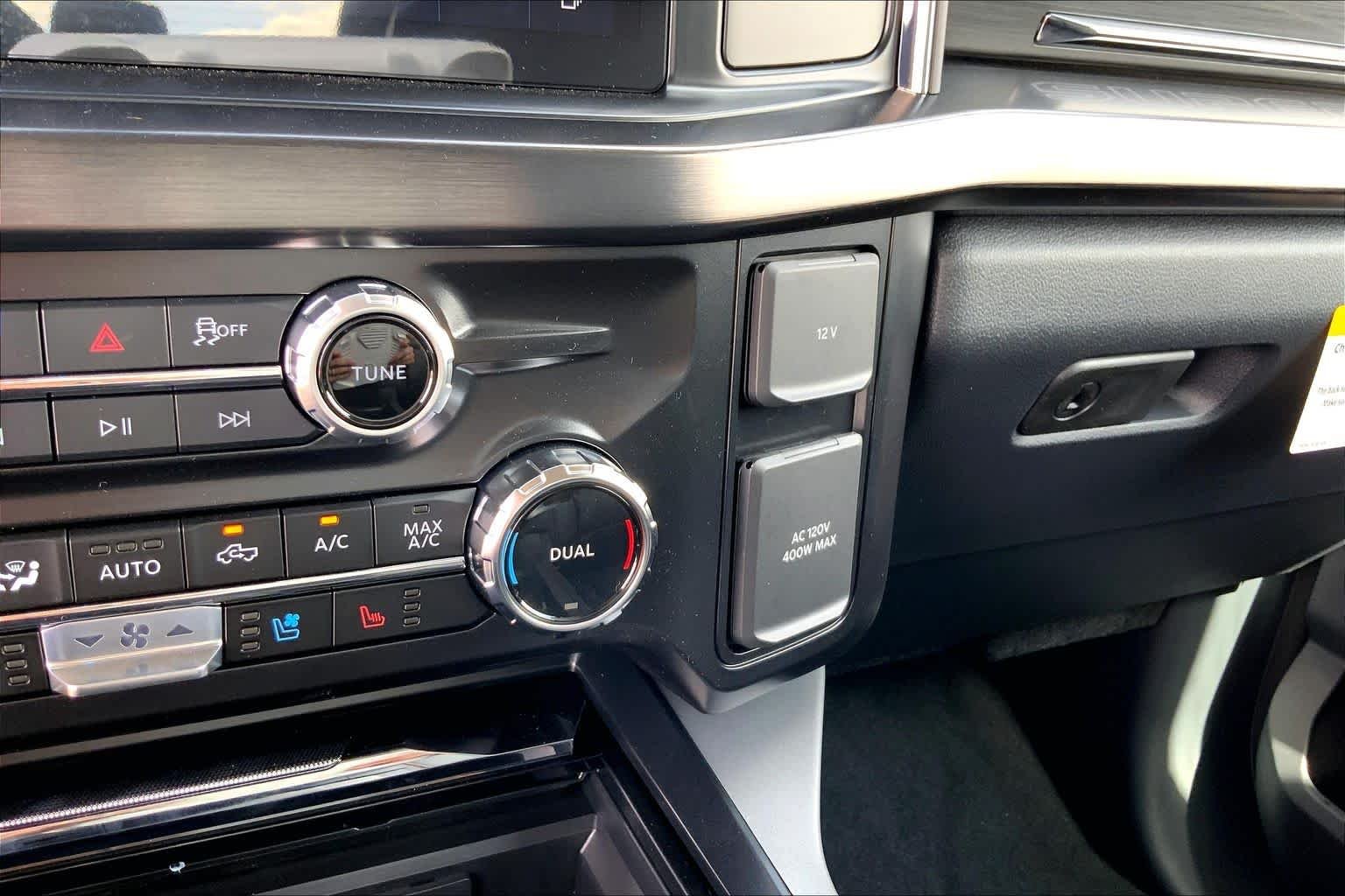 New 2026 Agate Black Metallic Ford F-350® Lariat® image 20