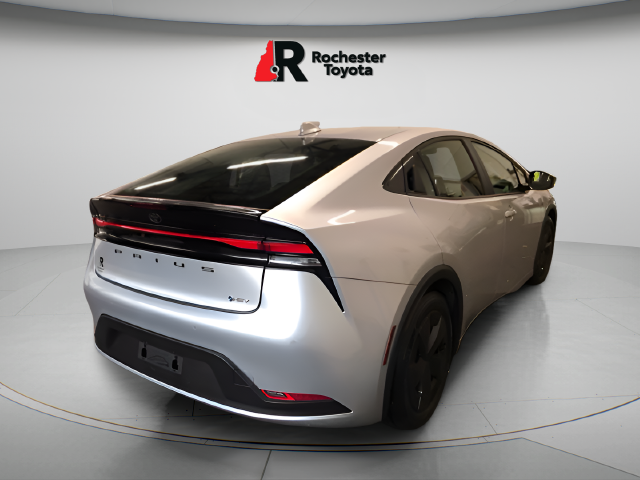 Used 2025  Toyota LE image 8