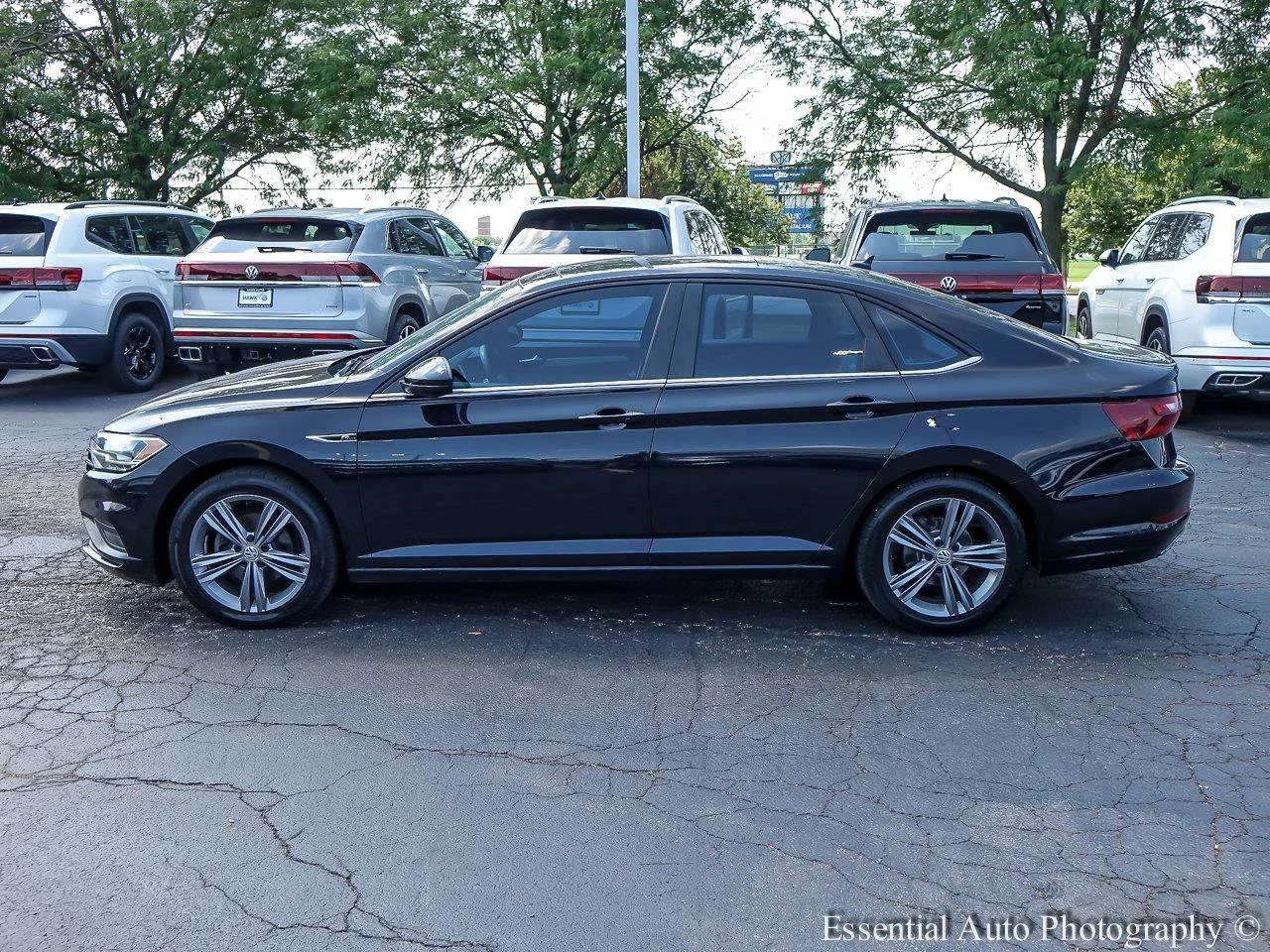 Used 2020 Deep Black Pearl Volkswagen R-Line image 3