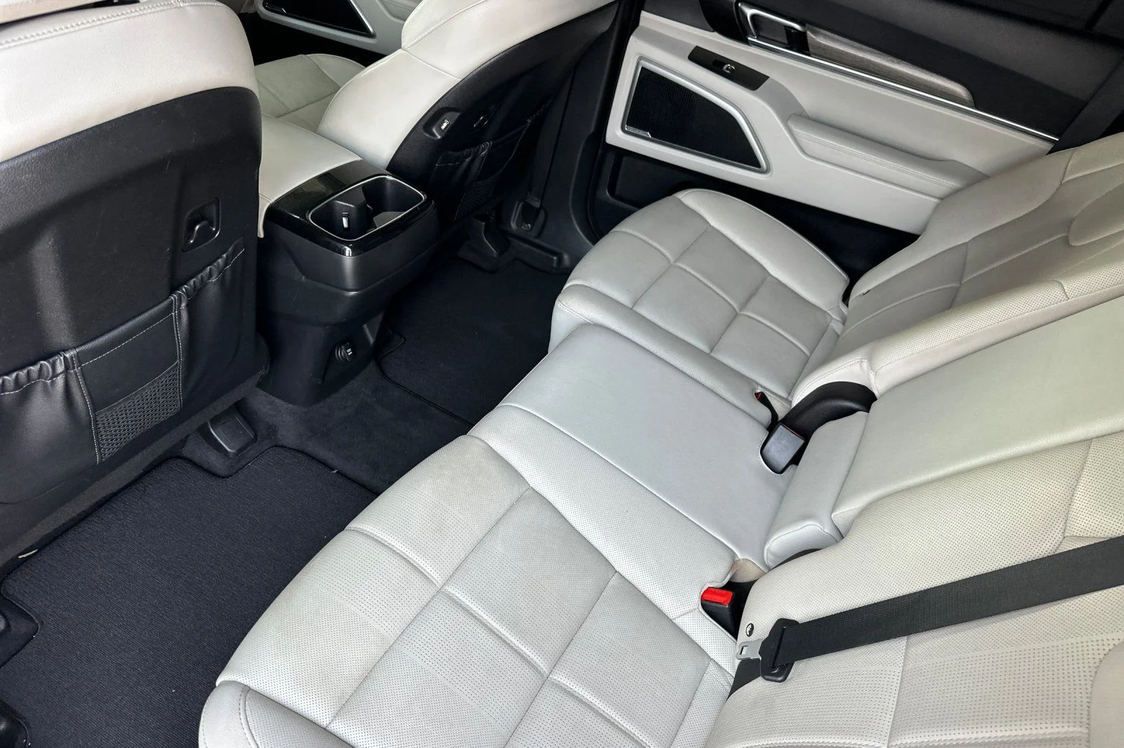Used 2020 White Kia EX image 12