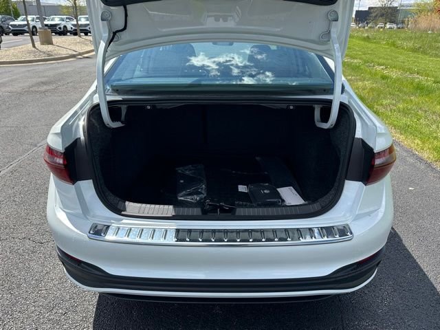 New 2026 Opal White Pearl Volkswagen 1.5T SE image 15