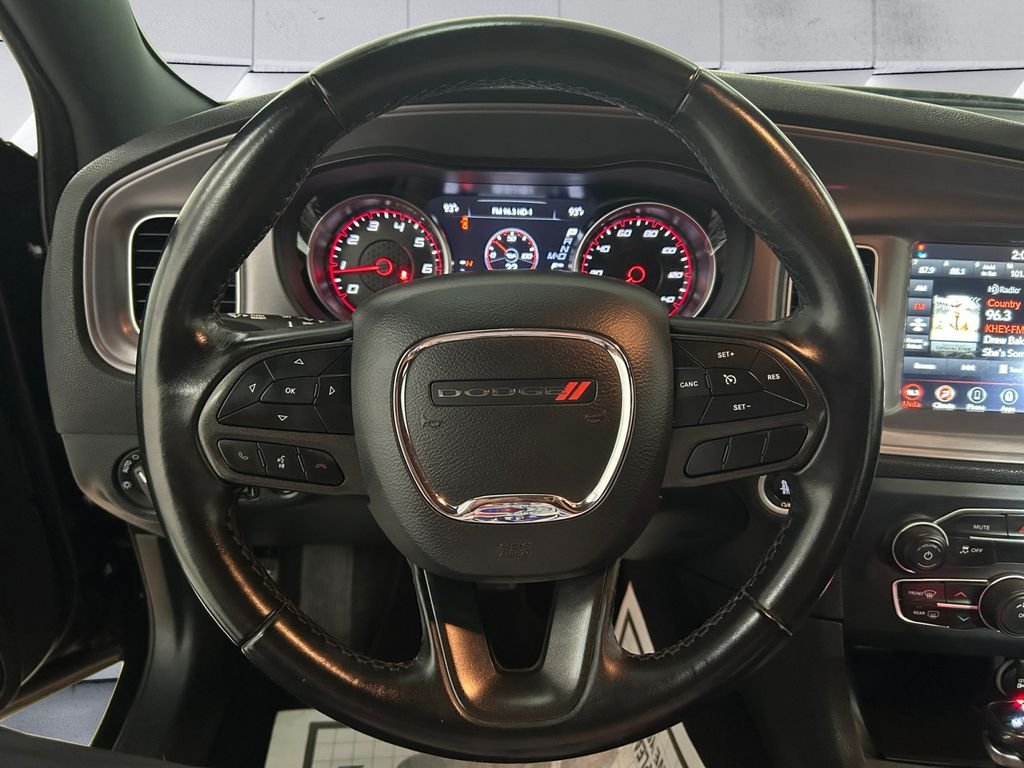 Used 2023 Black Dodge SXT image 6
