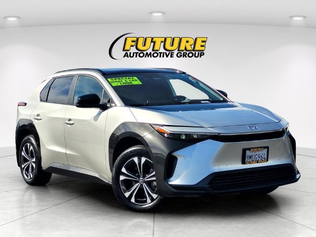Used 2024 Silver Toyota XLE image 1