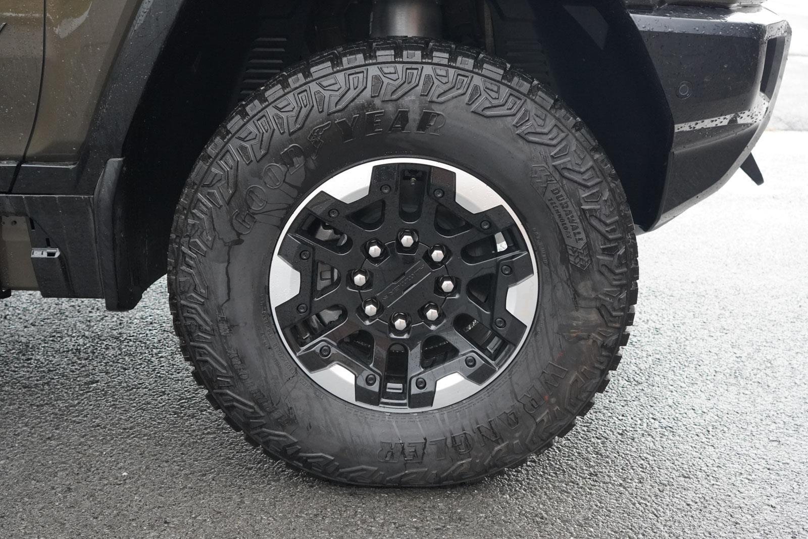 New 2024 Deep Aurora Metallic (Dark Bronze) GMC 2X image 13