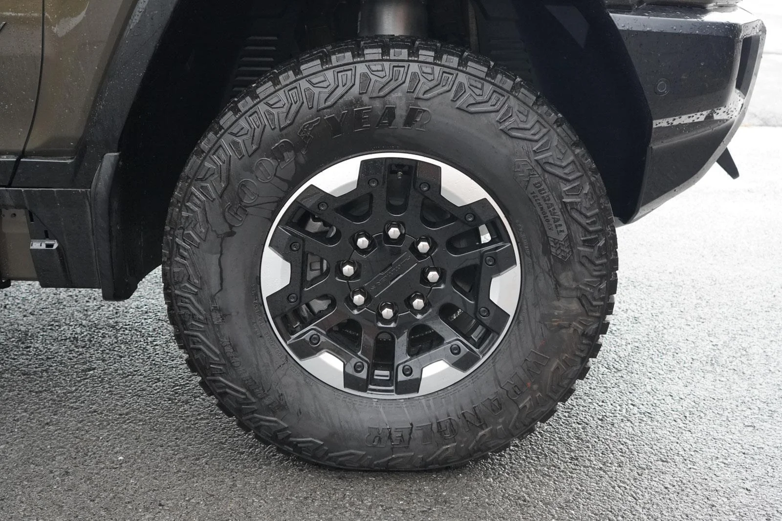 2024 GMC HUMMER EV 2X - Photo 13