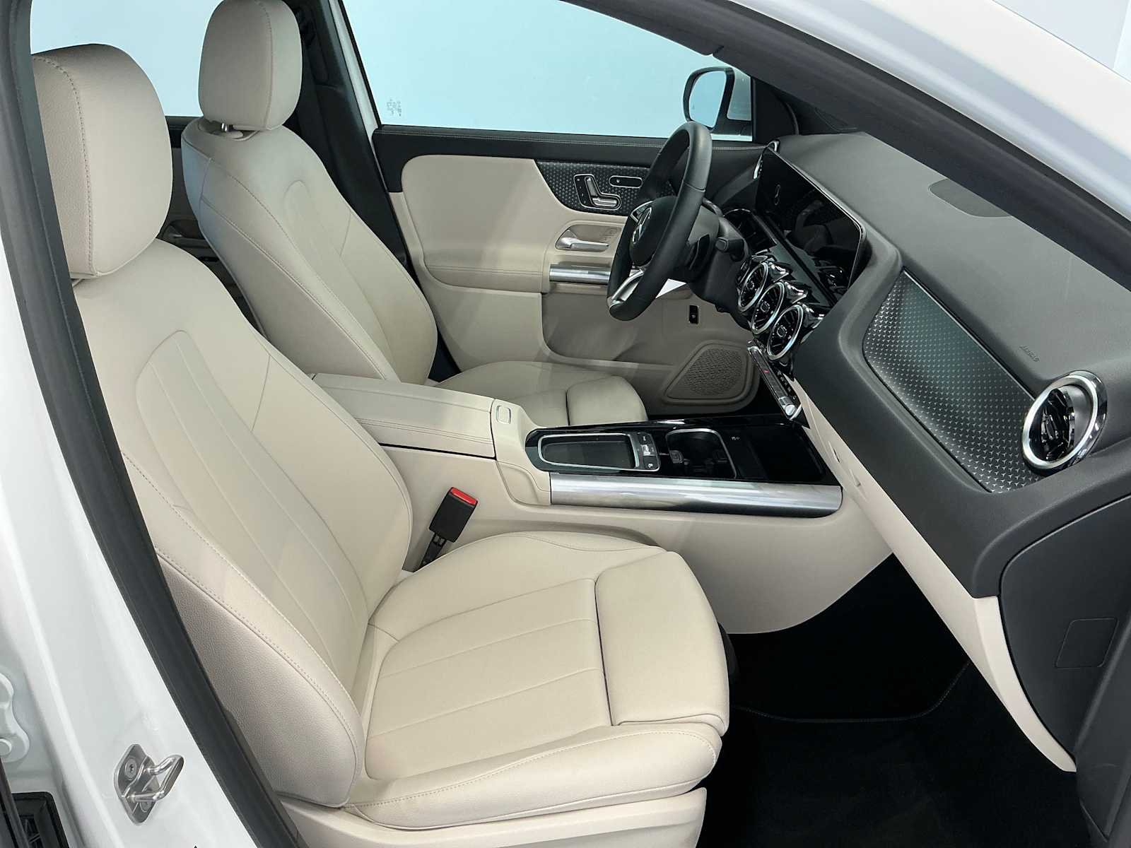 Certified Used 2026 Polar White Mercedes-Benz GLA 250 image 11