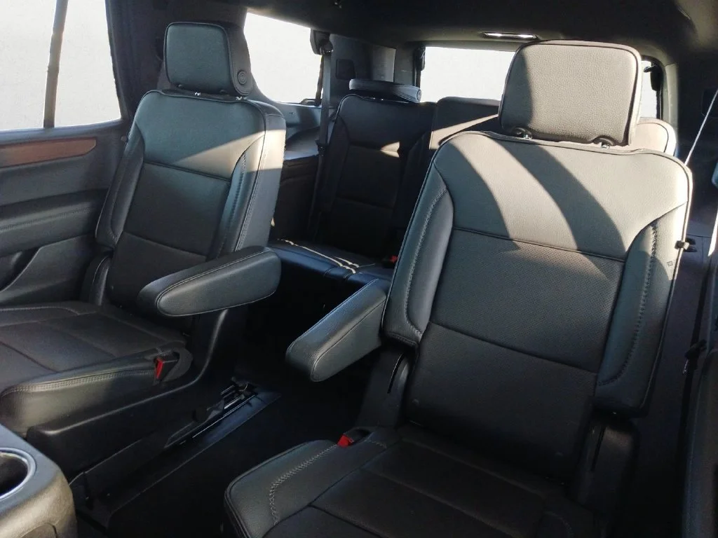 Used 2025 Sterling Metallic GMC Denali image 9