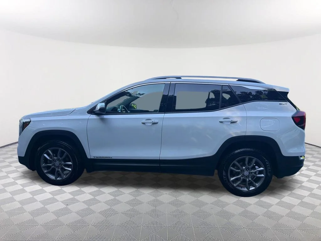 Used 2022 White GMC SLT image 8