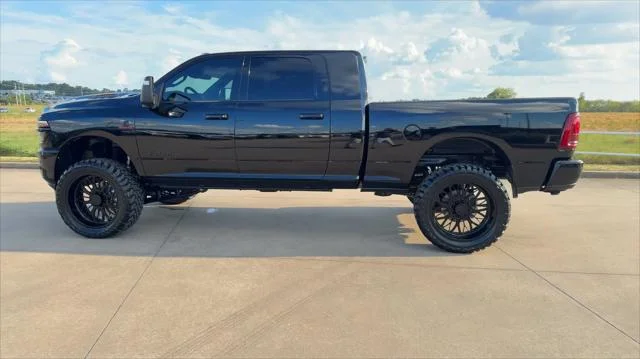New 2026 Diamond Black Crystal Pearl-Coat Exterior Paint RAM Laramie image 5