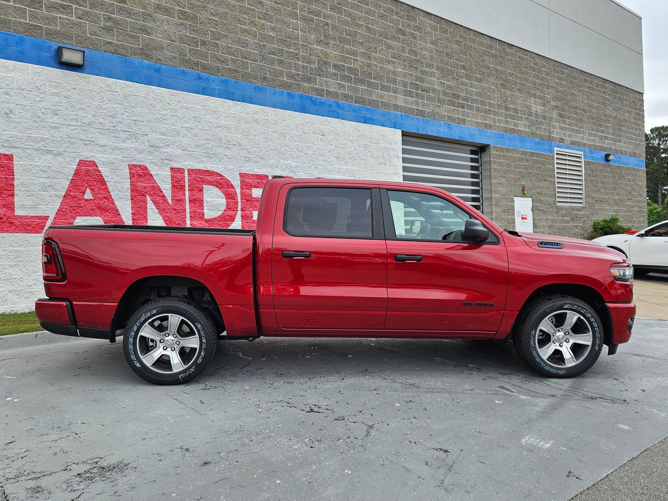 New 2026 Molten Red Pearl-Coat Exterior Paint RAM Express image 8
