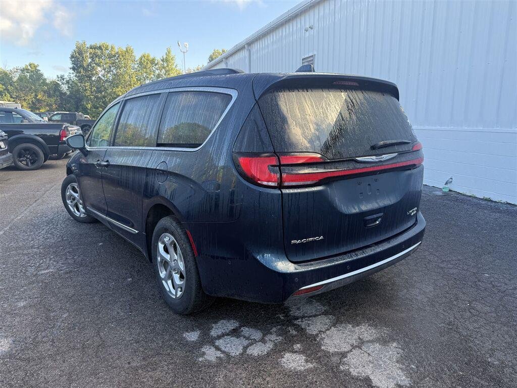 Used 2022 Fathom Blue Pearlcoat Chrysler Limited image 10