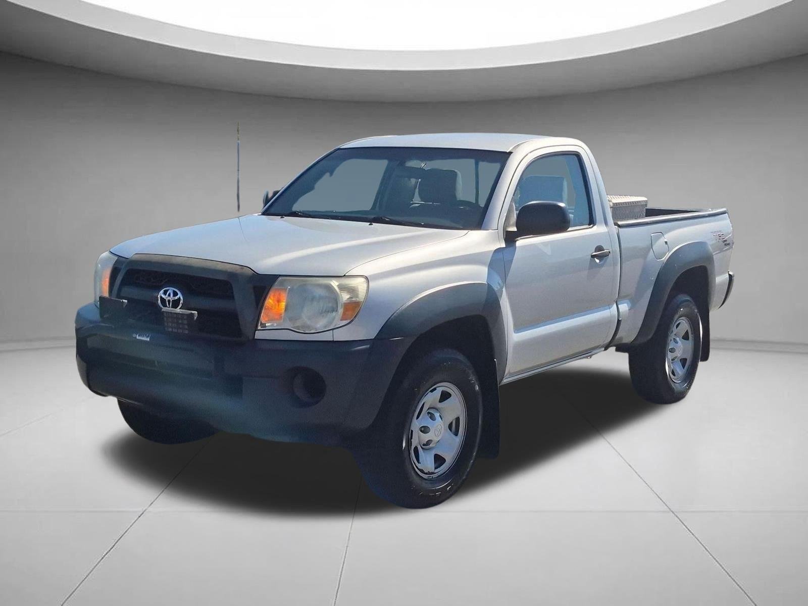 Used 2011  TOYOTA REGCAB image 1