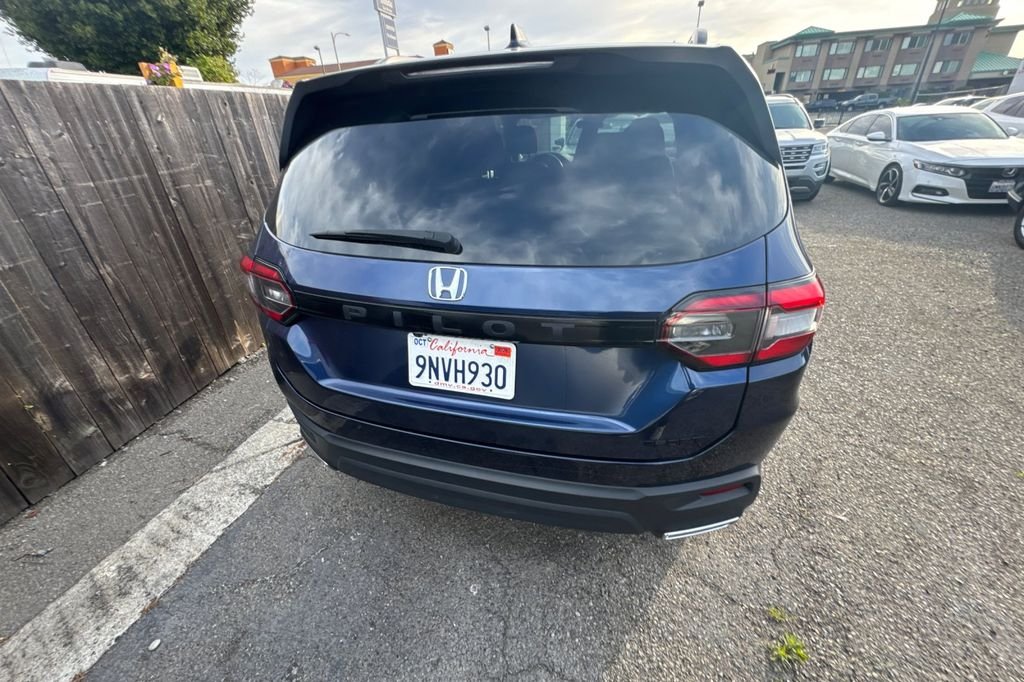 2025 Honda Pilot Sport photo 5