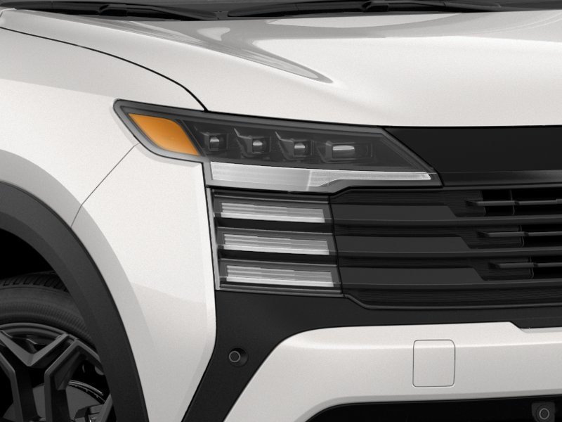 New 2026 Aspen White Tricoat/Super Black Nissan SR image 10