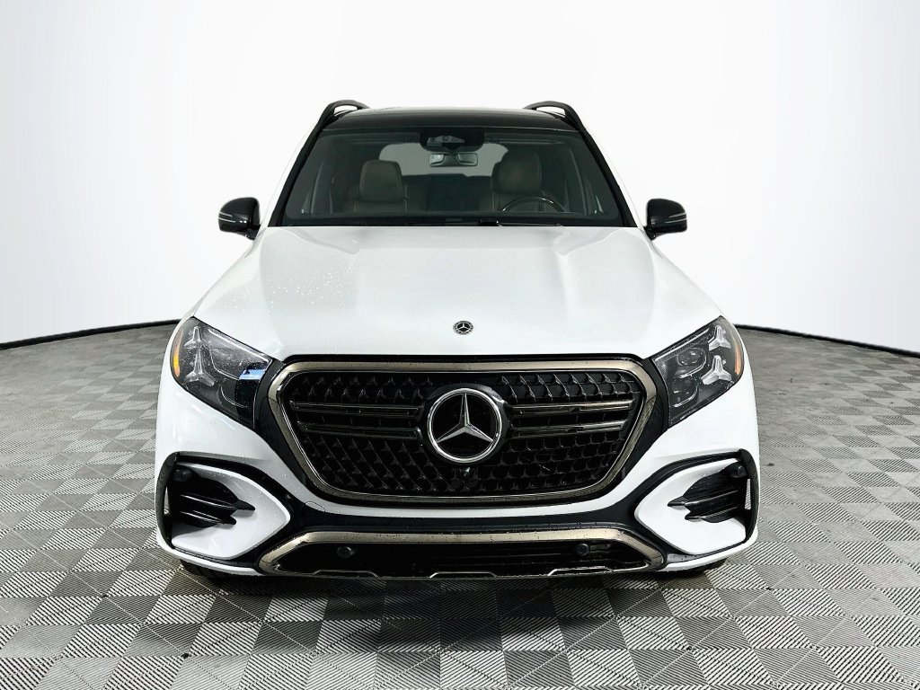 New 2027 MANUFAKTUR Moonlight White Metallic Mercedes-Benz GLS 450 image 37