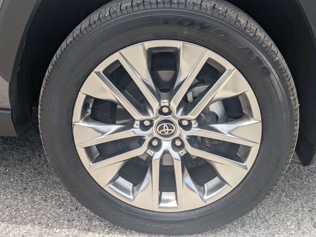 Used 2021 Gray Toyota XLE Premium image 11