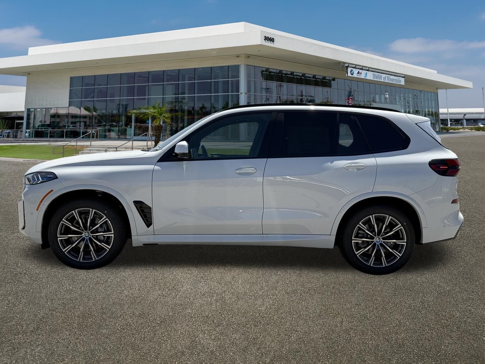 New 2026 Alpine White BMW sDrive40i image 6