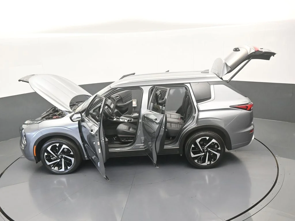Used 2022 Silver Mitsubishi SEL image 69