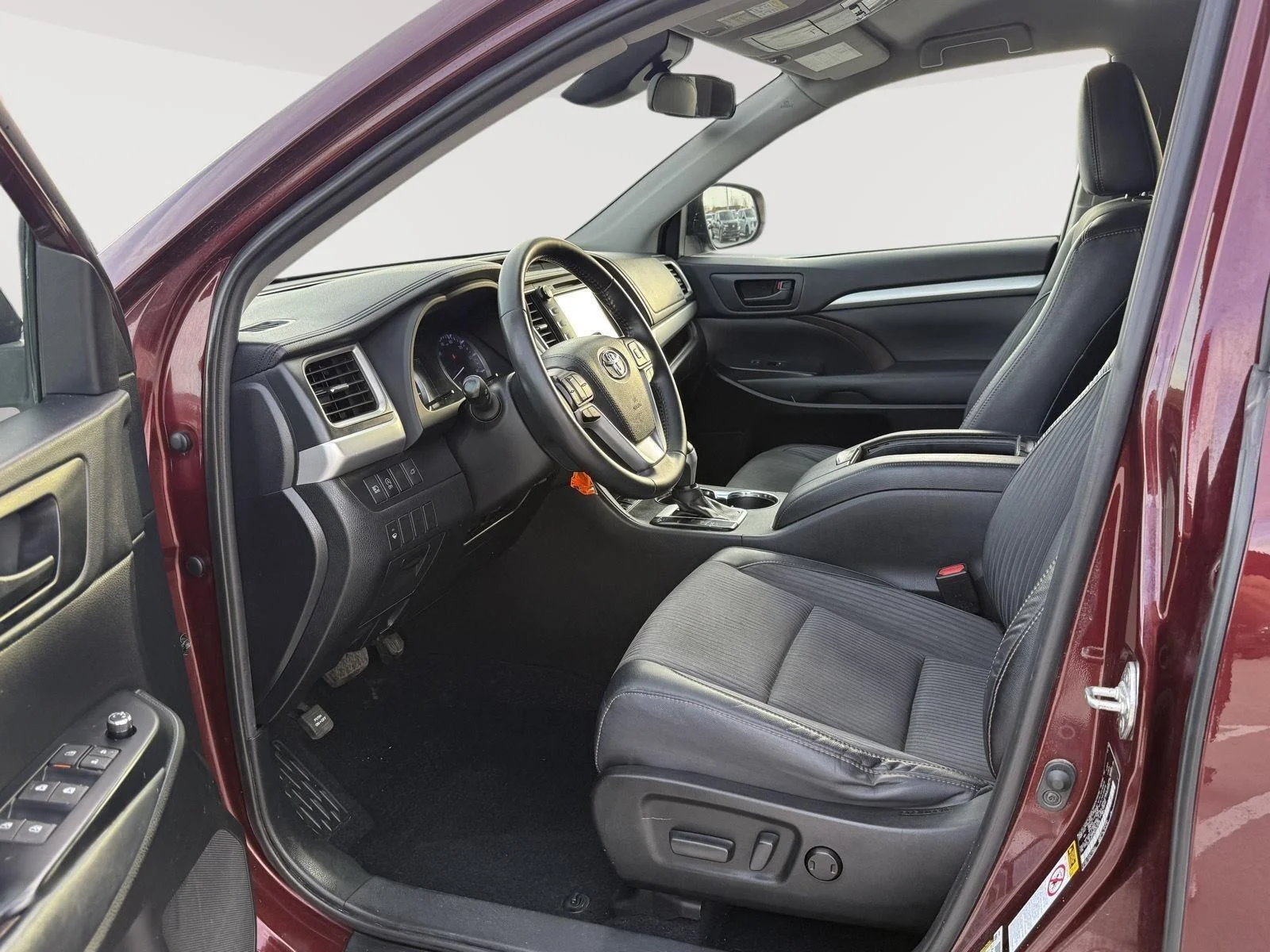 Used 2019 Ooh La La Rouge Mica Toyota LE Plus image 22