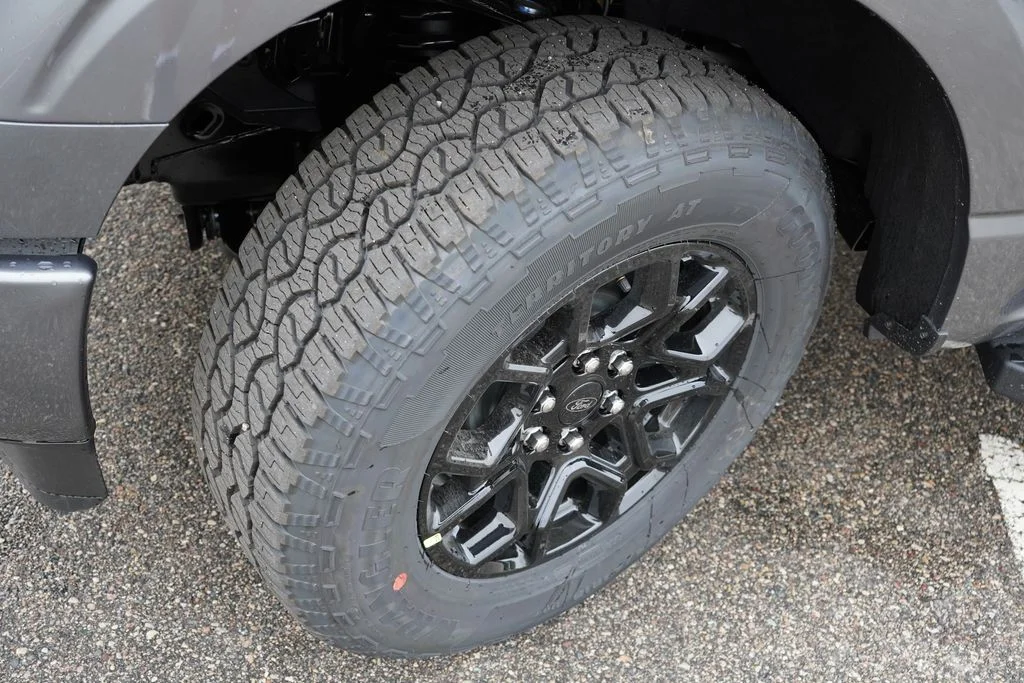New 2026 Carbonized Gray Metallic Ford XLT image 9