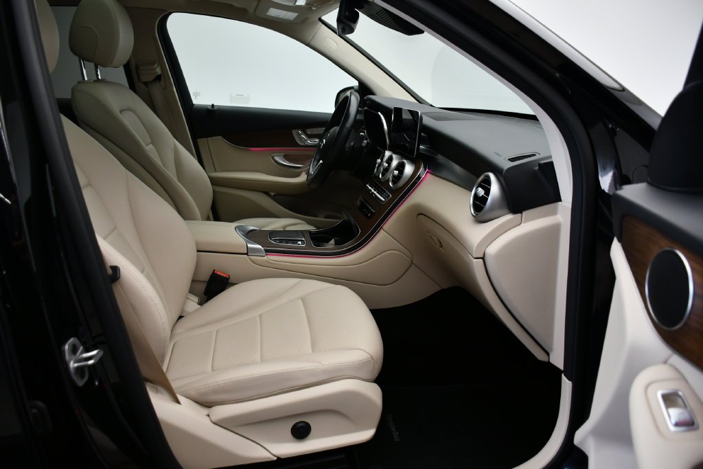 Certified Used 2022 Black Mercedes-Benz GLC 300 image 50