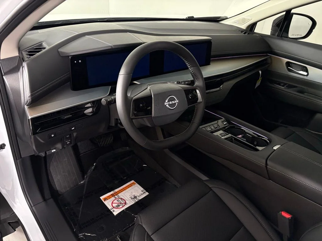 New 2026 White Nissan SL image 17