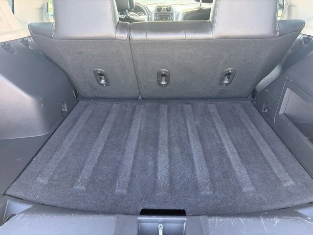 Used 2017 Gray Jeep Latitude image 31