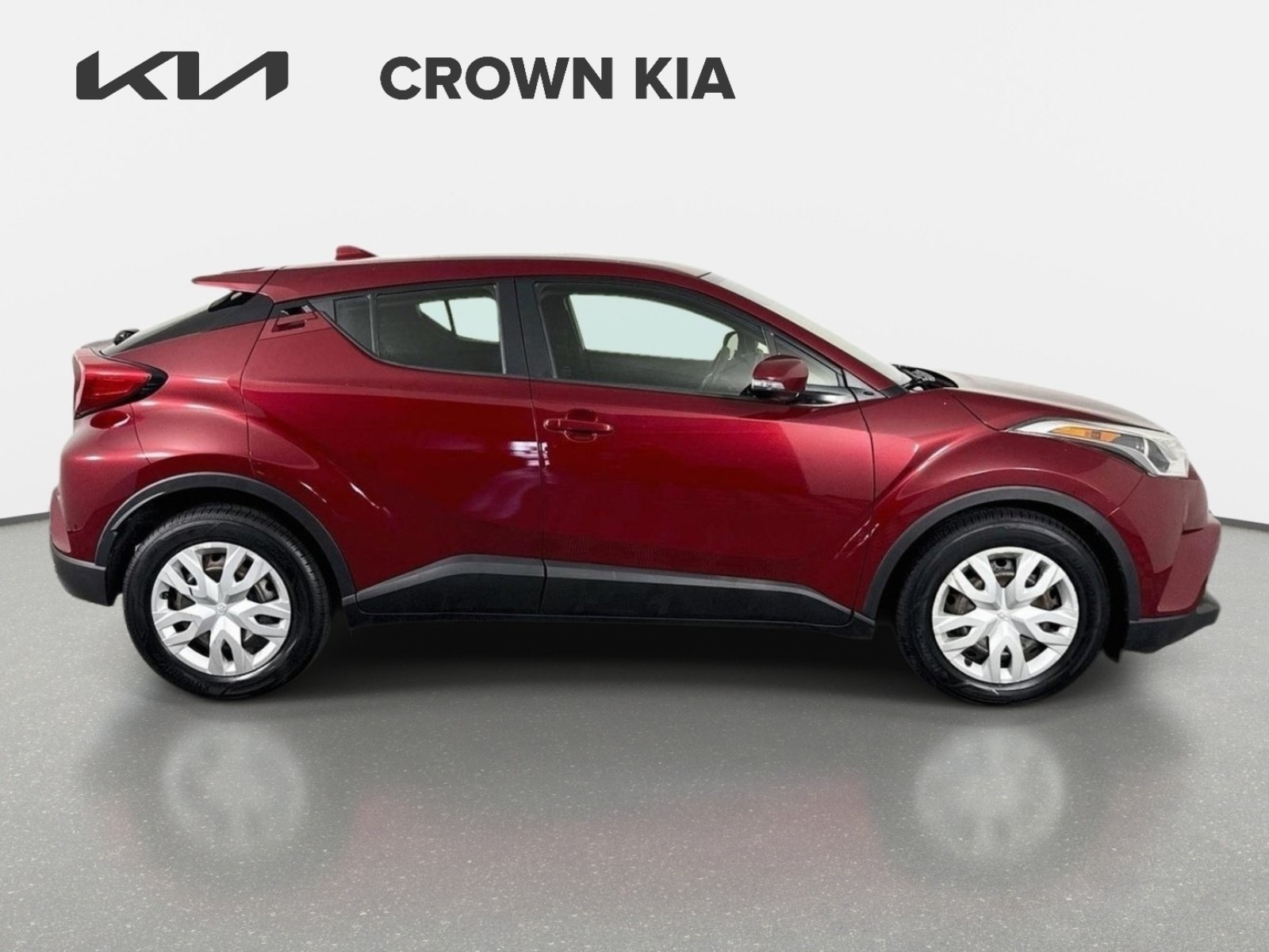 Used 2019 Ruby Flare Pearl Toyota XLE image 4