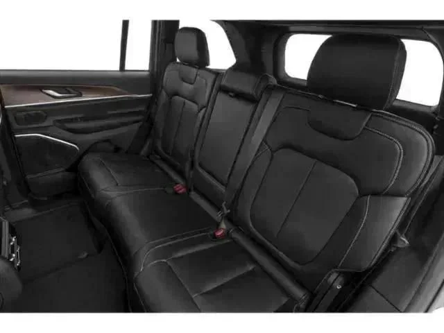 New 2026 Bright White Clear-Coat Exterior Paint Jeep Limited image 34