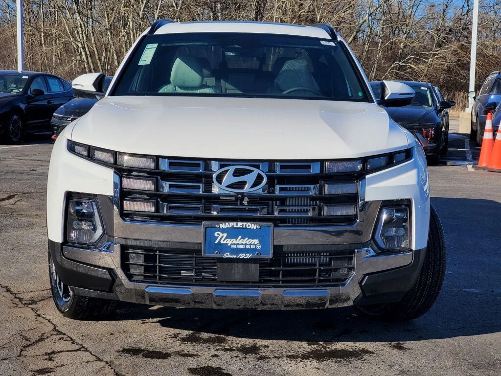 Used 2025 White Hyundai Limited image 4