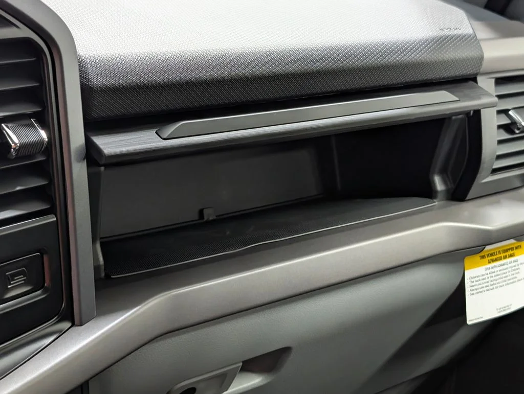 New 2026 Oxford White Ford XLT image 12