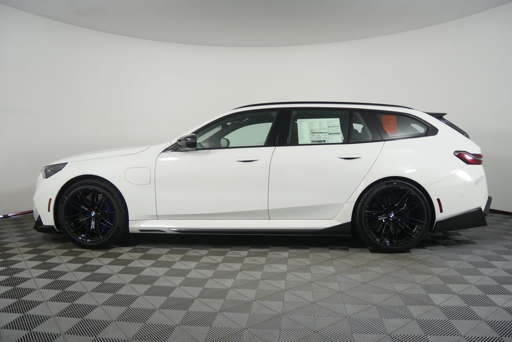 New 2027 Alpine White BMW Base image 6