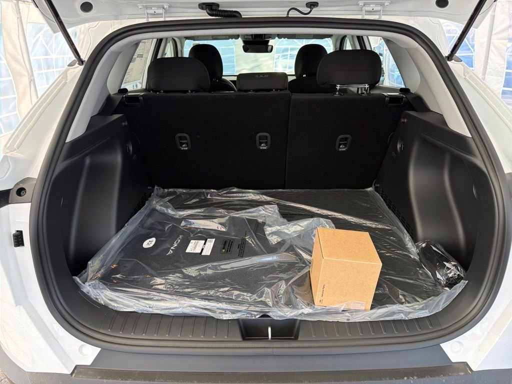 Used 2026 Atlas White Hyundai SE image 26
