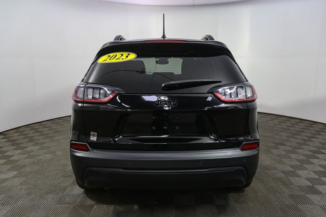 Used 2023 Black Jeep Altitude image 8